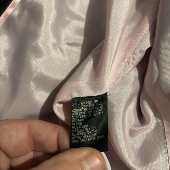 Tahari Arthur S Levine Black Pinstripe Blazer/Pants Suit with White Piping Sz 4 - Picture 8 of 9